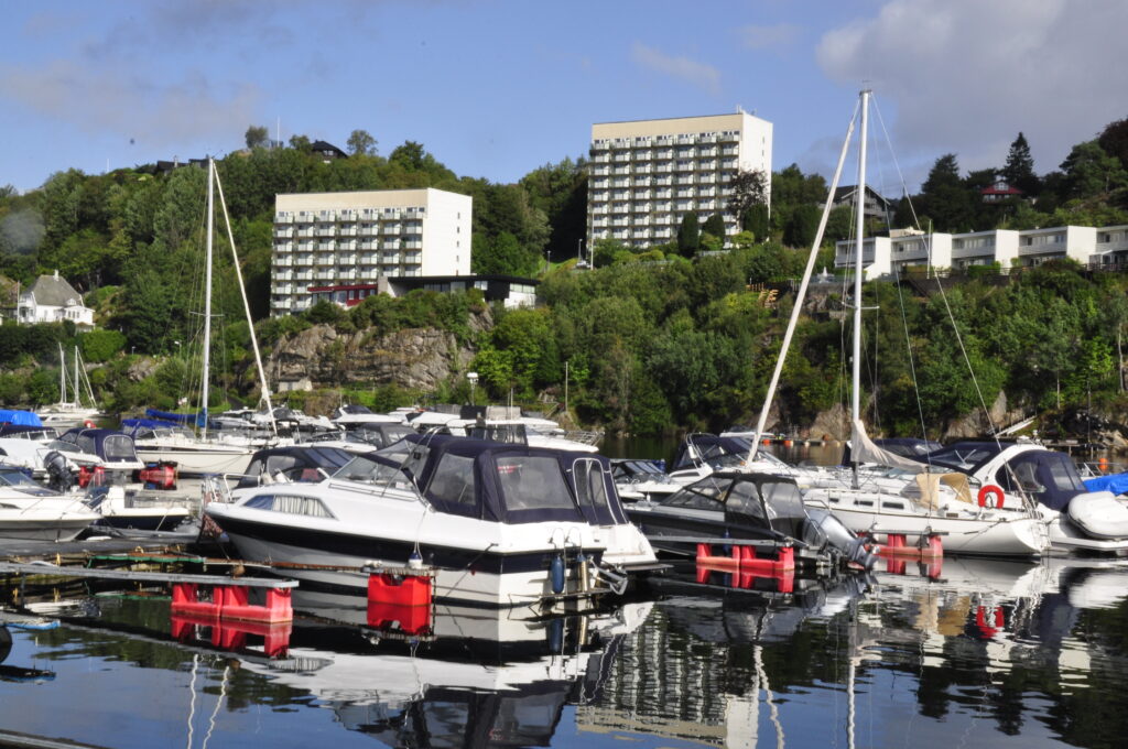 Båtplasser i Åstveit Marina